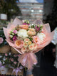 Buchet Mixt Piersica cu Trandafiri Piersica, Bujor, Eustoma si Wax Flower