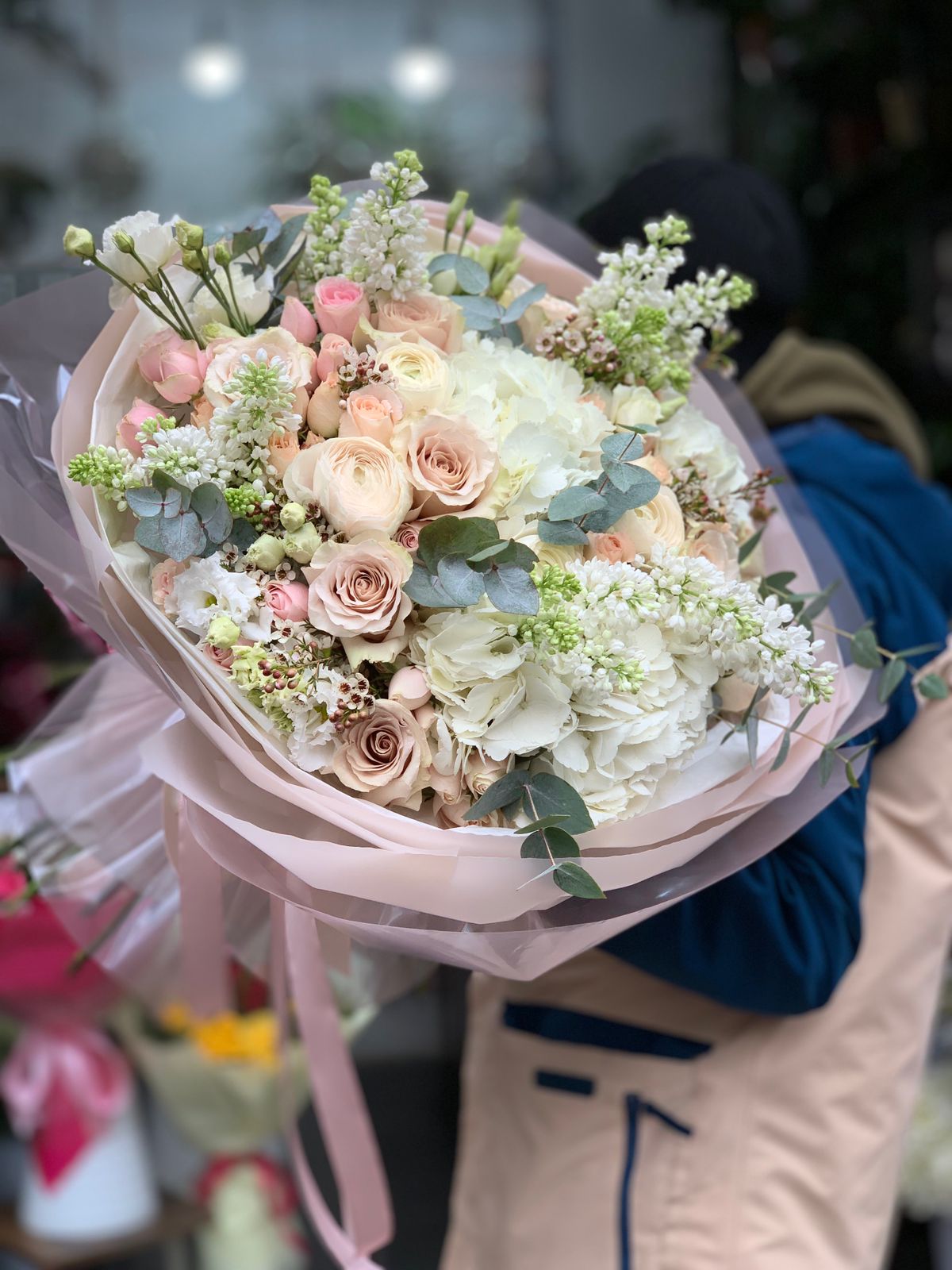 Buchet Premium Pastel cu Hortensii și Ranunculus