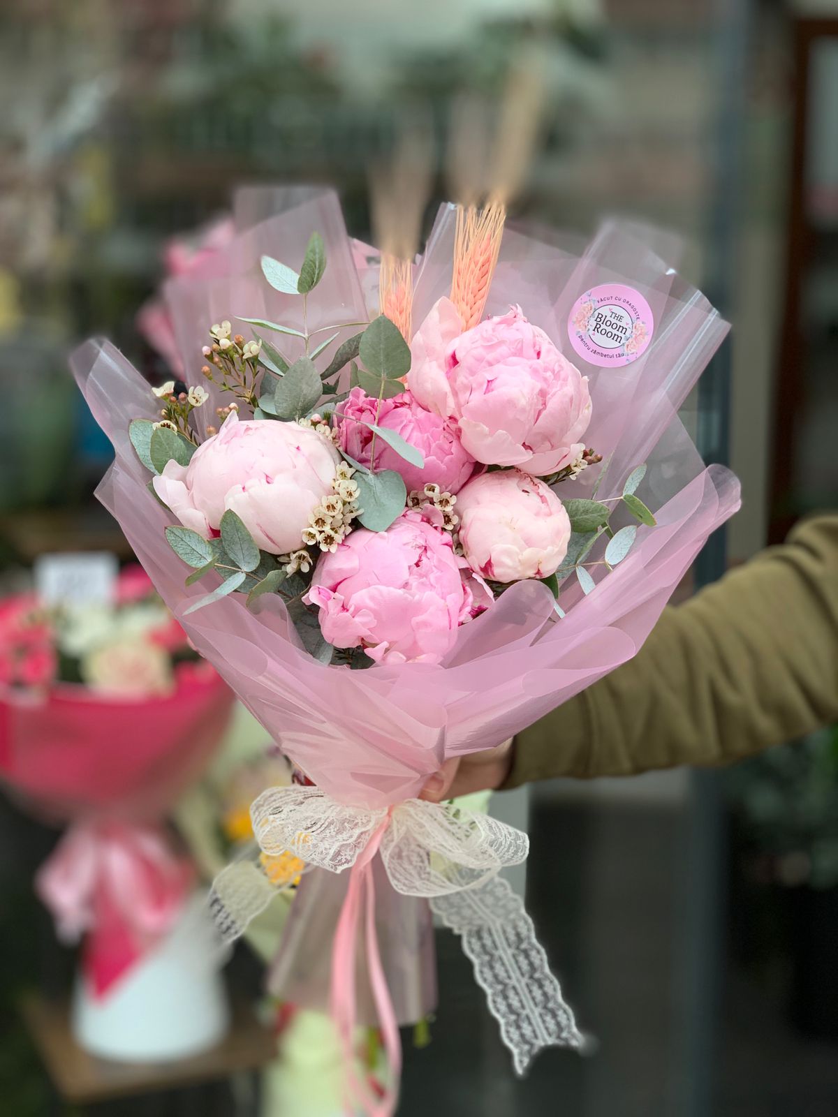 Mini bouquet con peonie bianche e rosa