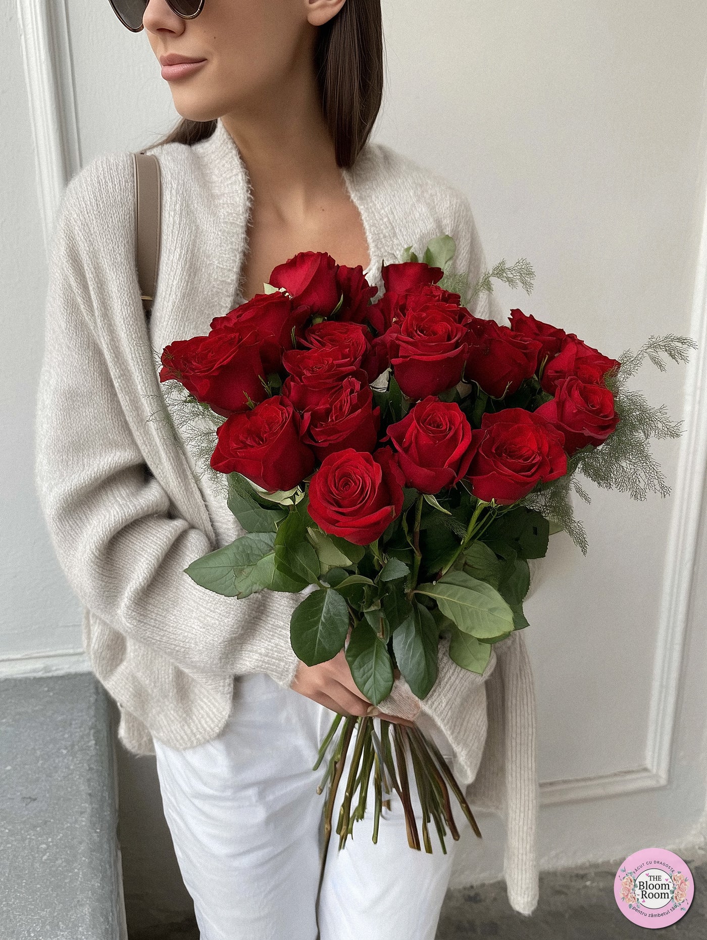 Buchet 19 trandafiri rosii comanda online livrare in Bucuresti