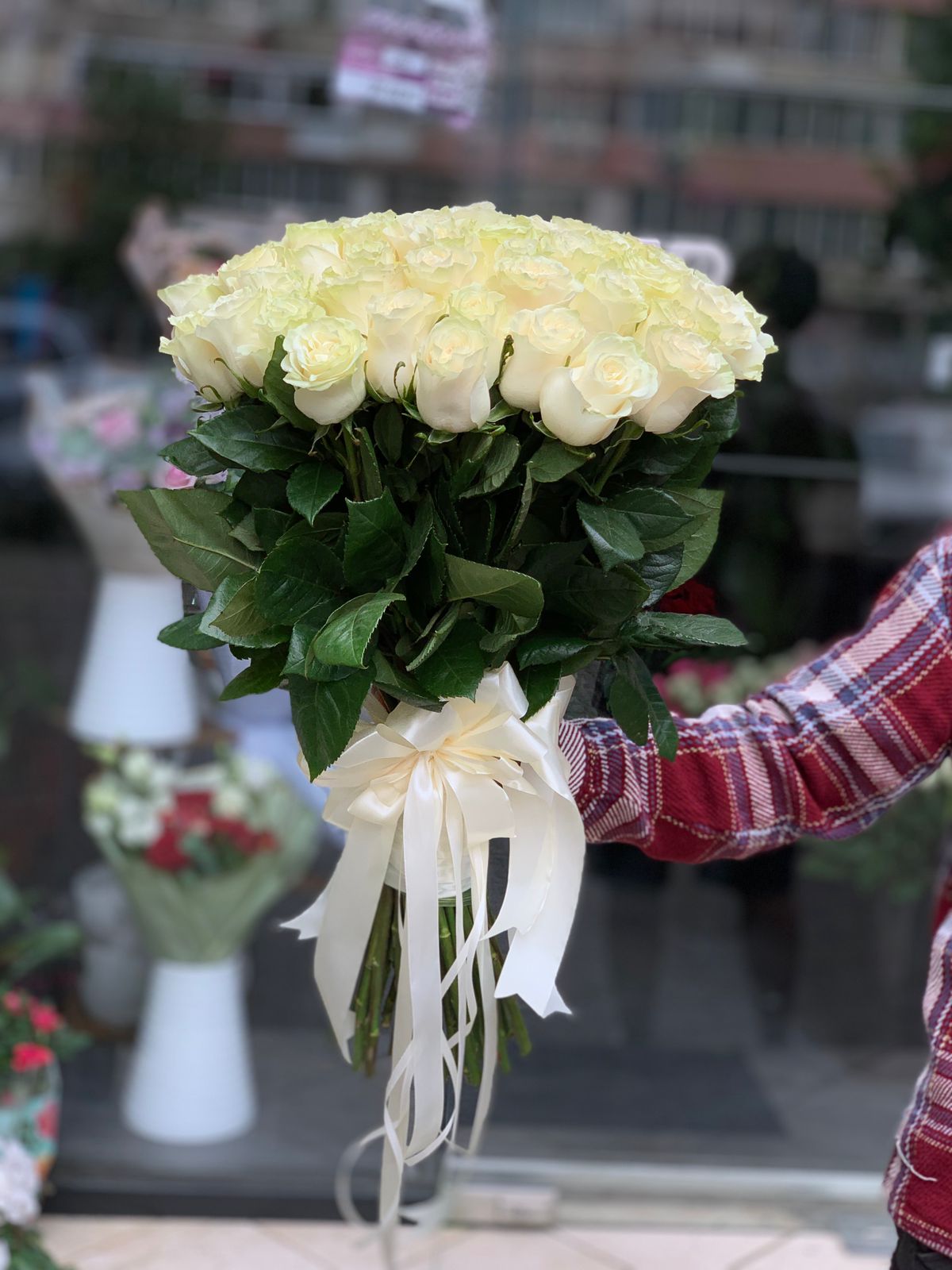 Buchet 51 trandafiri livrat in 1 ore Bucuresti