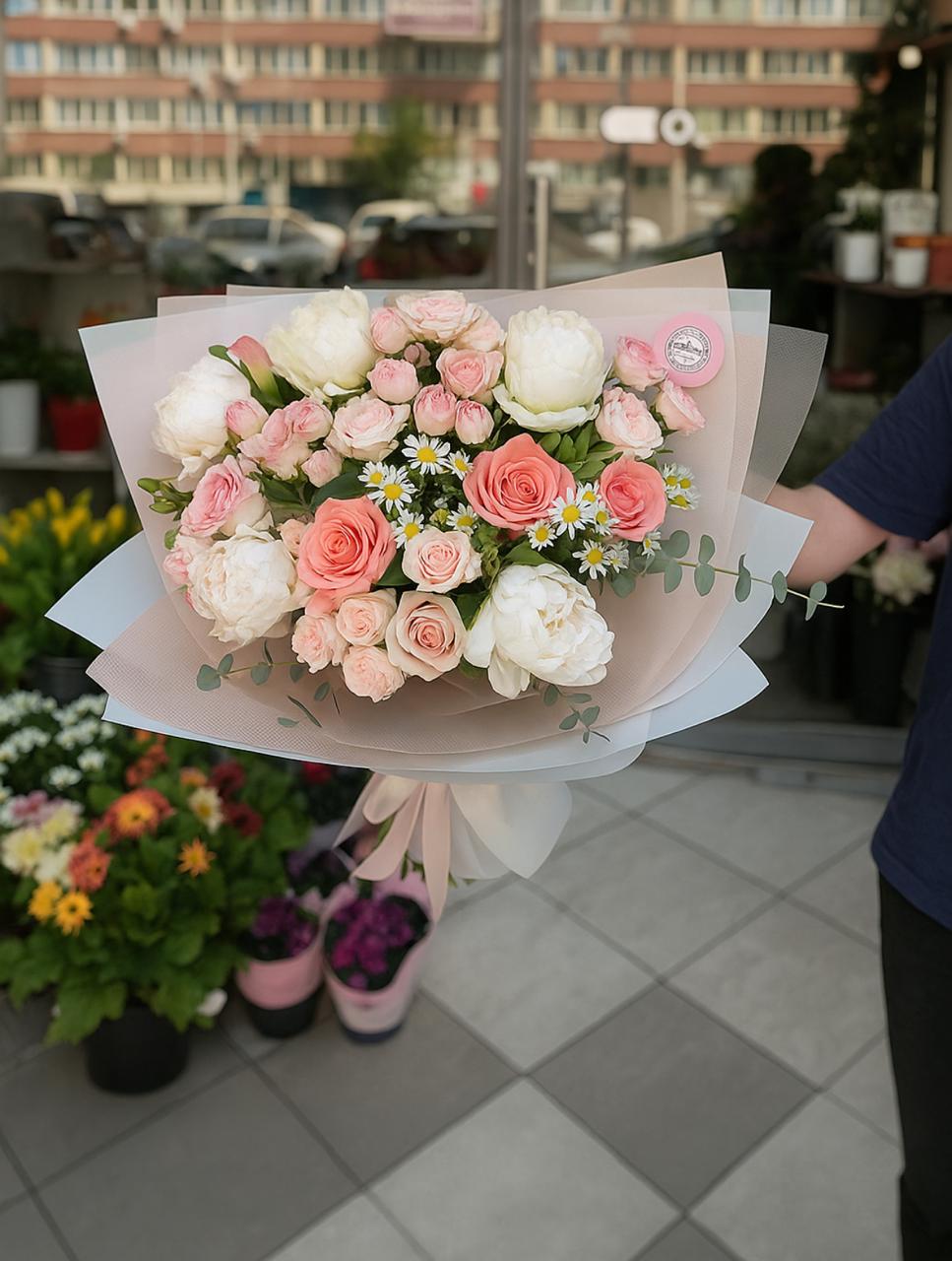 Buchet Romanță de Câmp Bujori Trandafiri Margarete