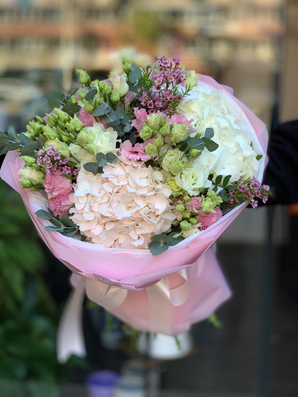 Buchet Mix Hortensie Albă si Roz si Lisianthus 