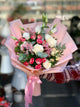Bouquet misto con rose, lisianthus bianco e alstroemeria