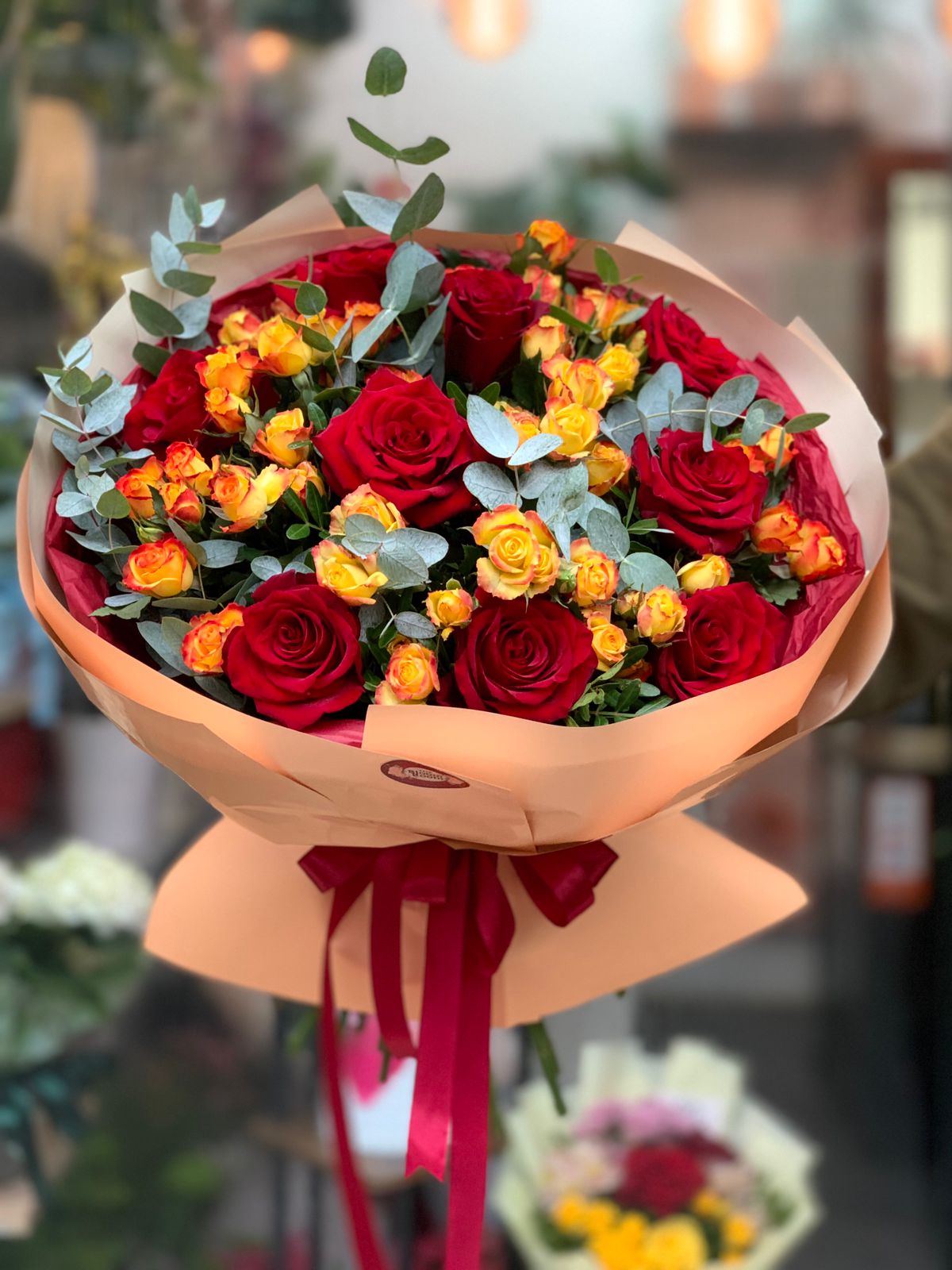 Buchet Trandafiri Roșii și Portocalii - Livrare Flori București  