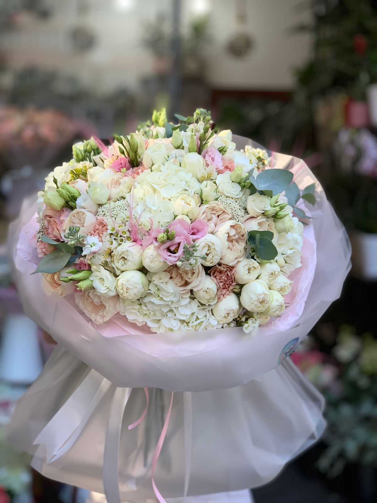 Buchet Trandafiri si Bujori si Hortensii si Eustoma