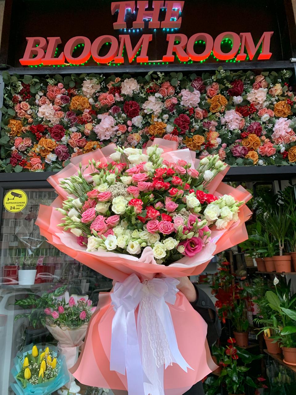 Buchet XXL Premium Mix Trandafiri și Eustoma București