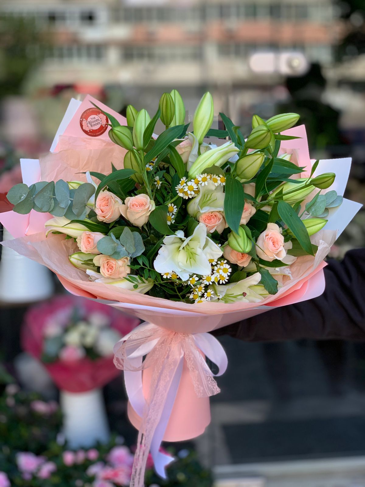 Buchet de Crini si Trandafiri Bucuresti Livrare