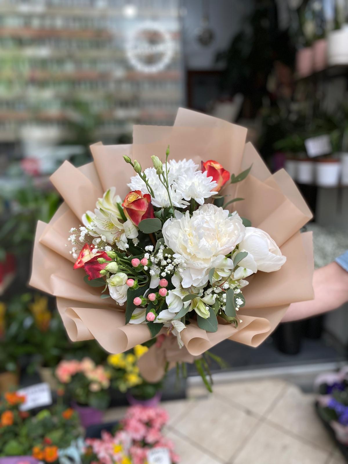 Buchetul "Darului de Inimă" - Cadoul Perfect pentru Miri 