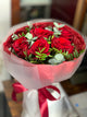 Bouquet di rose rosse con eucalipto