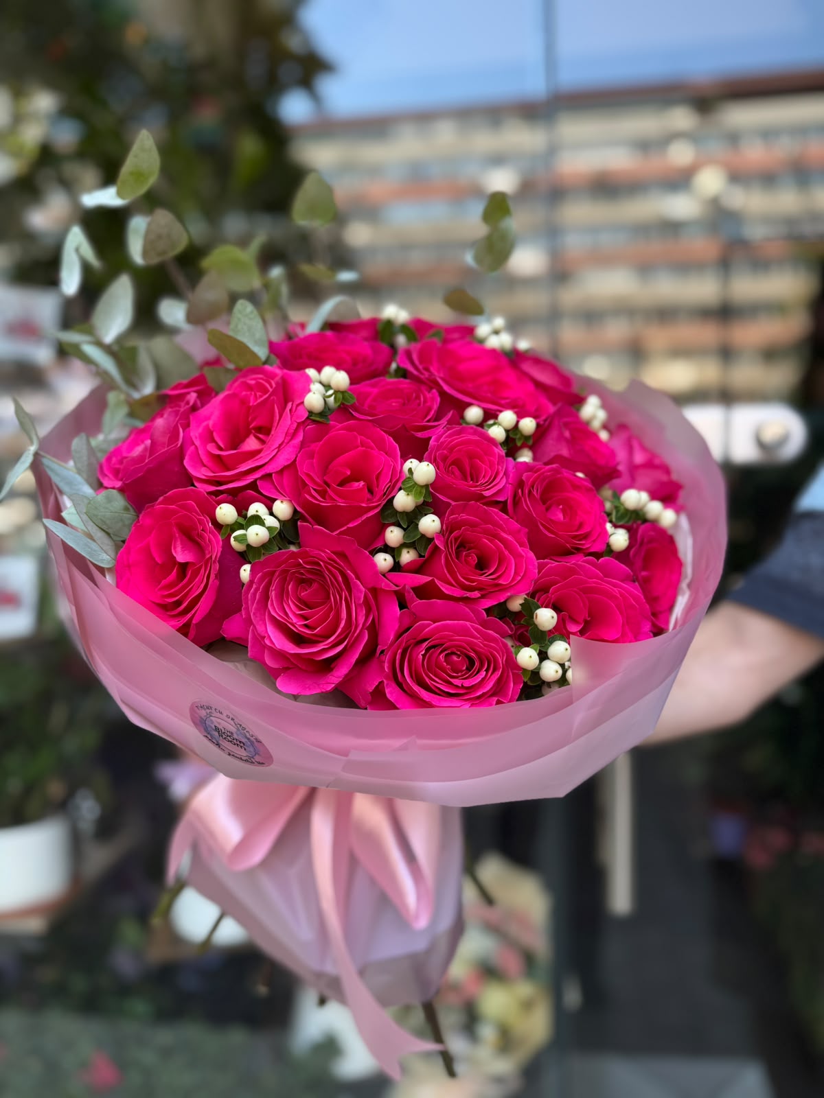 Bouquet di 25 rose fucsia e VAX