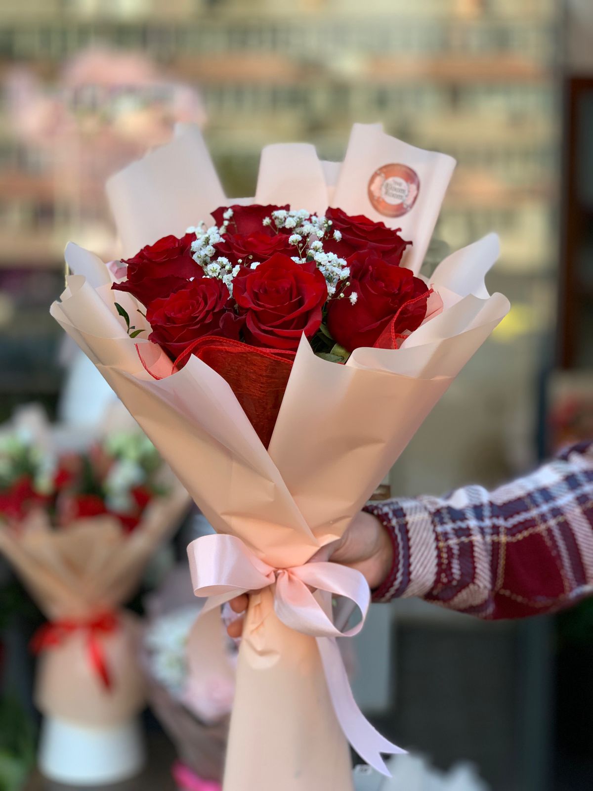 7 rose rosse premium con gipsofila Obor Bucarest