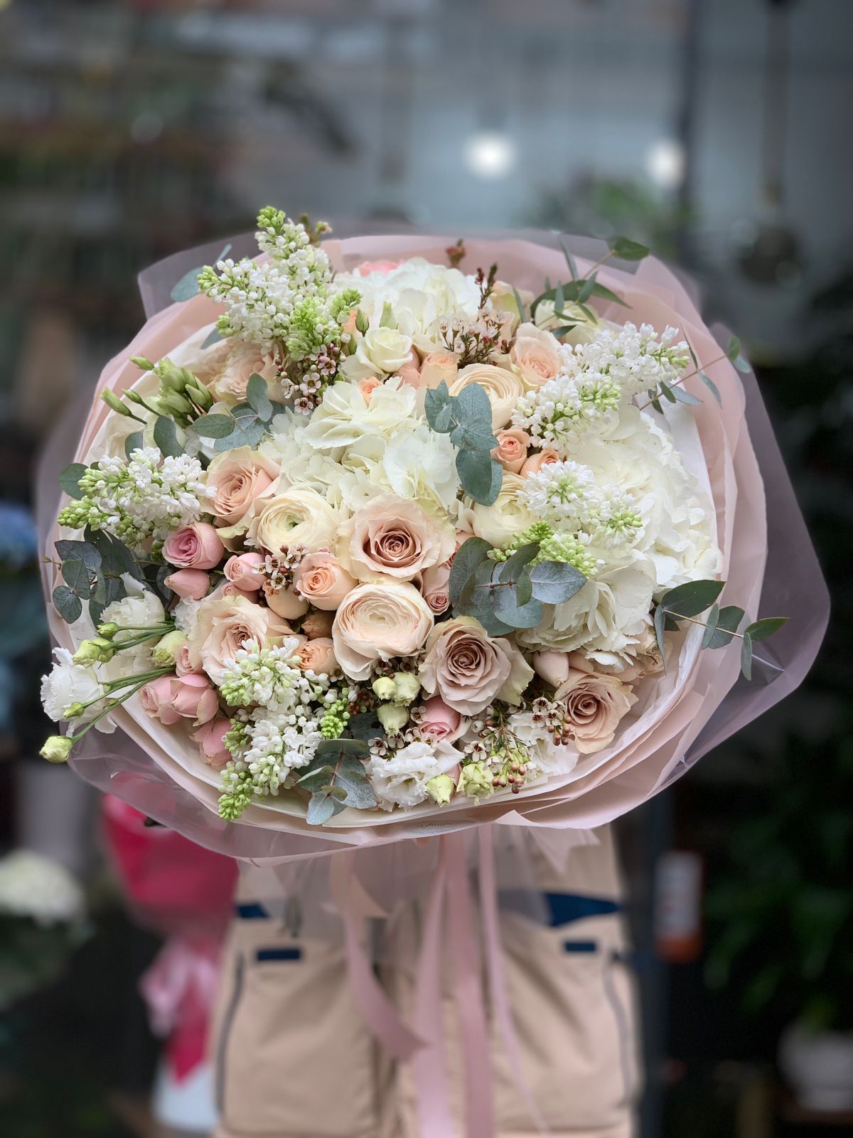 Buchet Premium Pastel cu Hortensii și Ranunculus