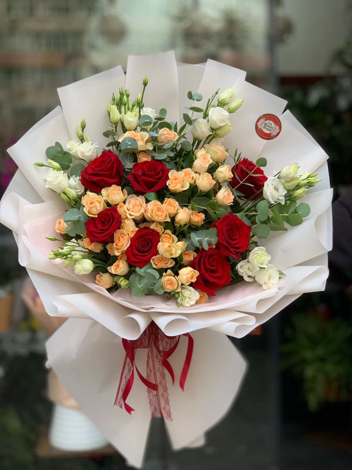 Mazzo misto di rose e eustoma Bucarest